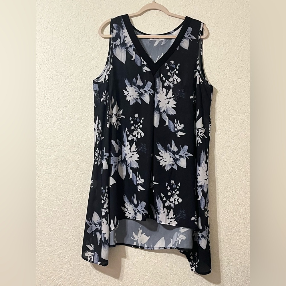 NEXTMIA Asymmetric Floral Top Size 18